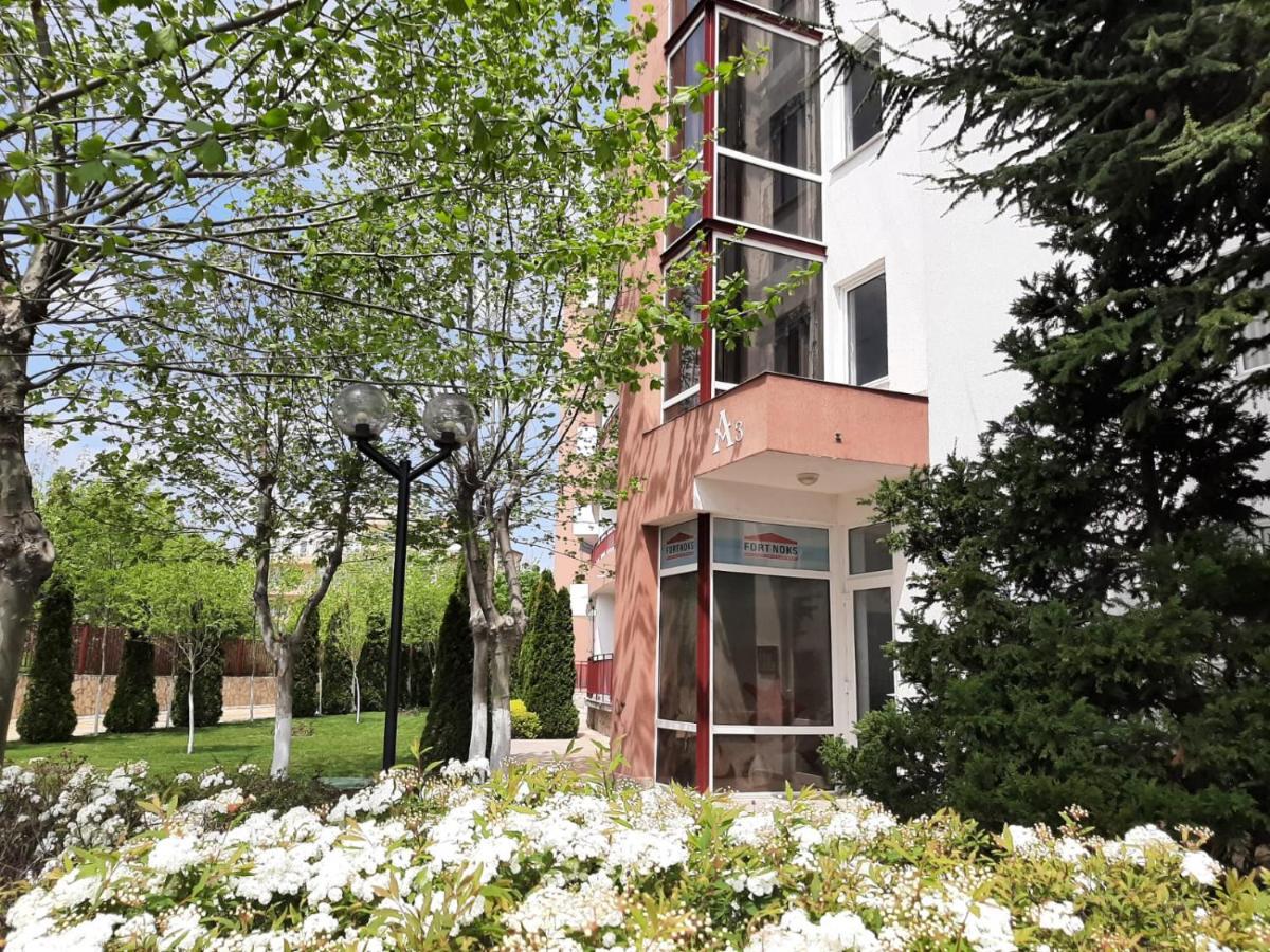 Riviera Fort Beach Apartments By Kalina Resort, Ravda Exterior photo