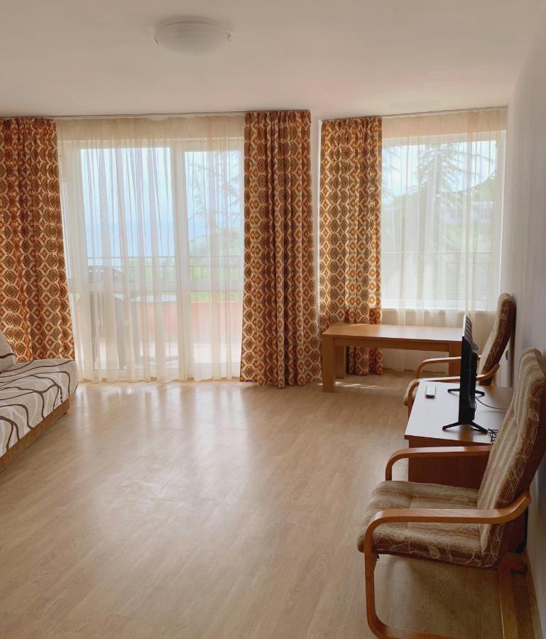 Riviera Fort Beach Apartments By Kalina Resort, Ravda Exterior photo