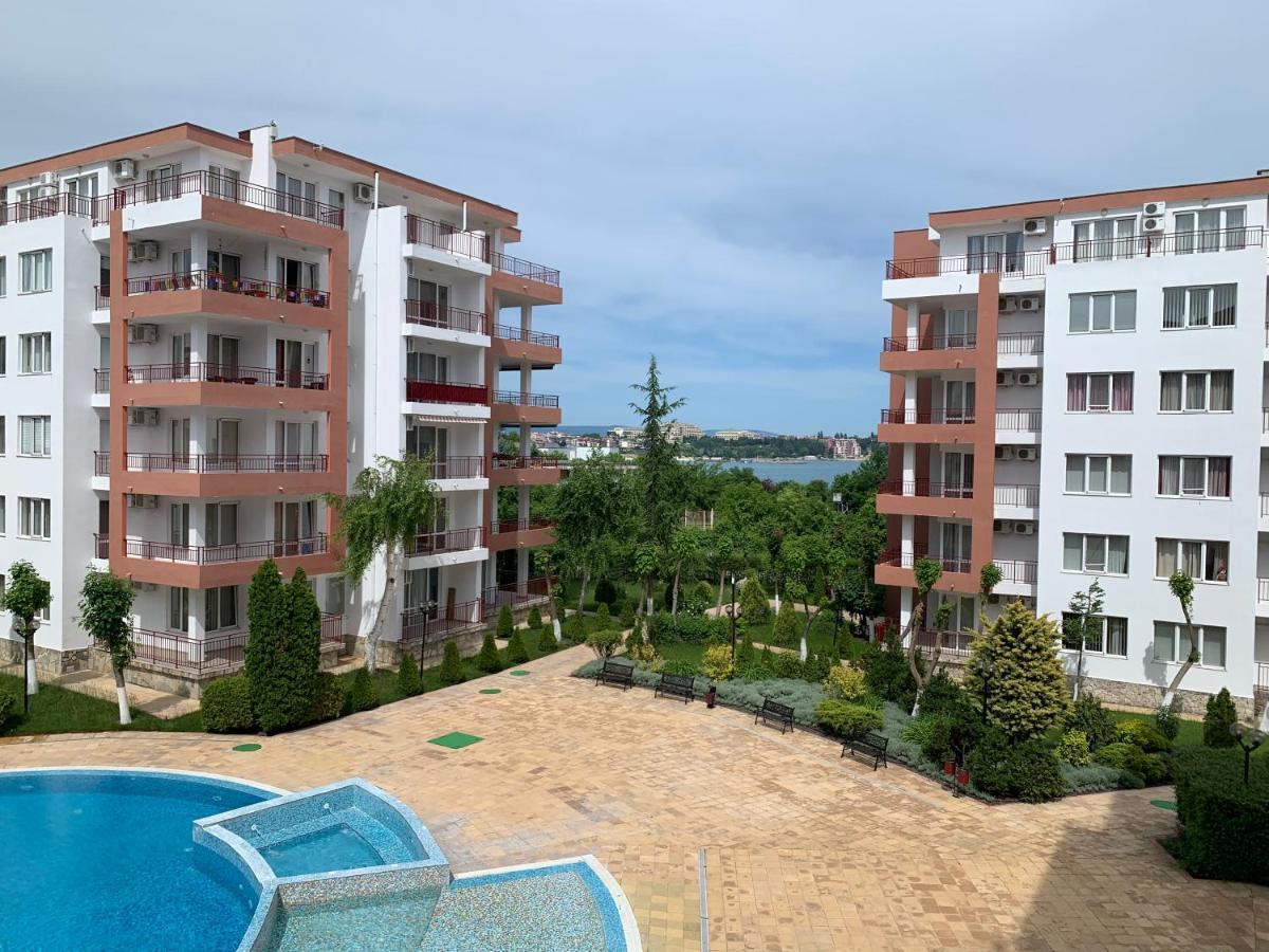 Riviera Fort Beach Apartments By Kalina Resort, Ravda Exterior photo