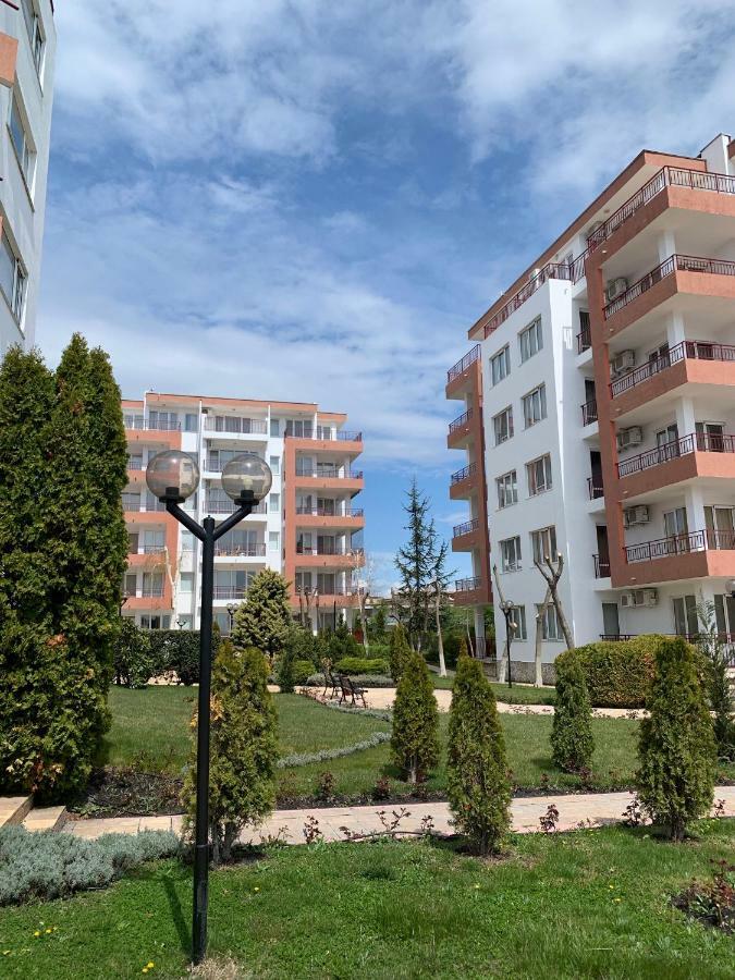 Riviera Fort Beach Apartments By Kalina Resort, Ravda Exterior photo